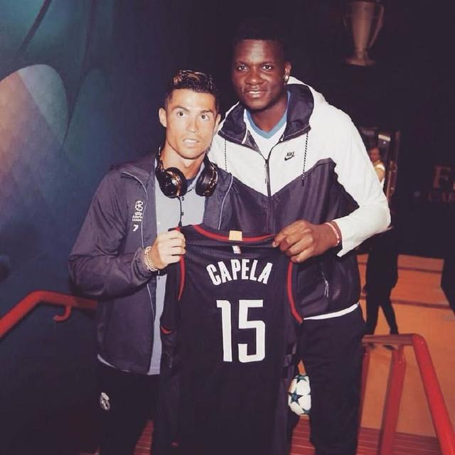 被翻盘，冰岛80分钟后被乌克兰打入两球，连续两届无缘世界杯（终场前遭逆转：乌克兰80分钟后连进两球，冰岛连续两届无缘世界杯）