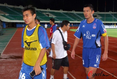 太阳报：卷入亚马尔分手事件的女网红喜欢KK，是名狂热足球迷（太阳报：卷入亚马尔分手风波的女网红钟情KK，是名铁杆球迷）