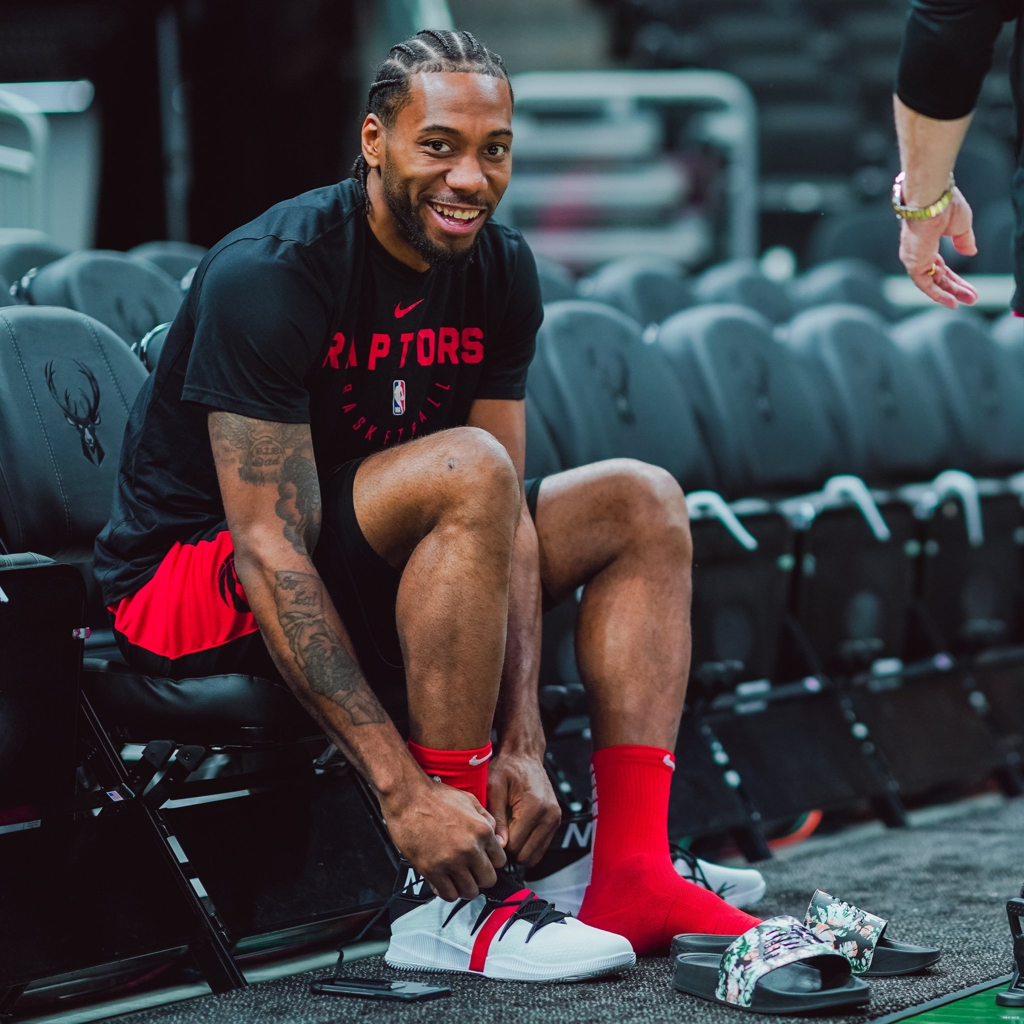 TA：皇马上周已经与巴尔德佩尼亚斯续约，成功阻断药厂挖角（TA：皇马上周完成巴尔德佩尼亚斯续约，药厂挖角计划落空）