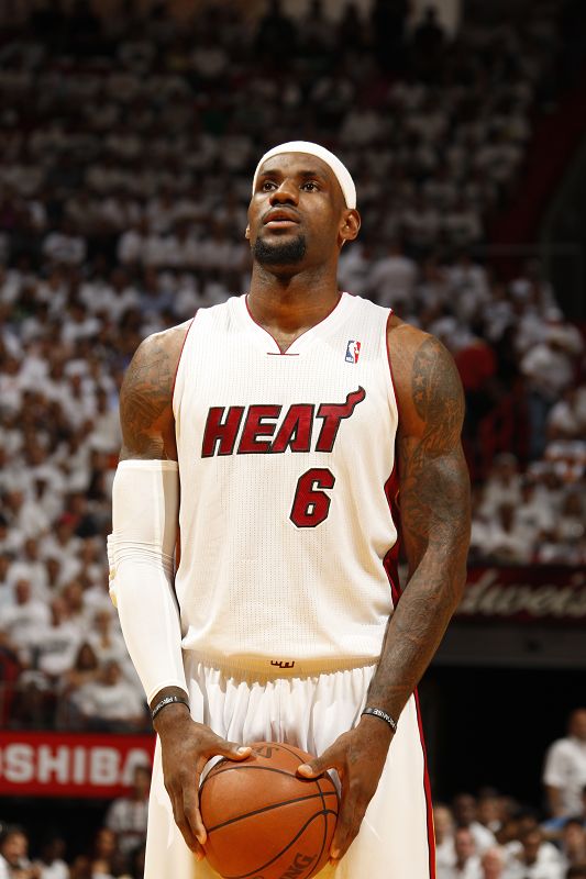 15：30开球！中超末轮看点：海港拿分即夺冠；海牛拿分即保级（15：30开球！中超收官看点：海港取分即加冕，海牛取分即保级）