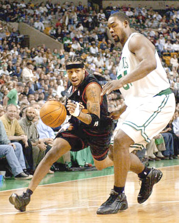 中超转会市场：广州队签下外援,（广州队官宣外援加盟：中超转会市场新动向）