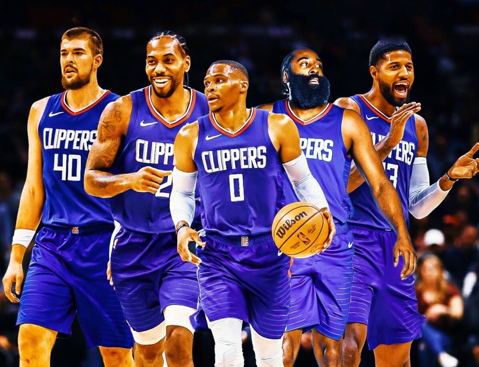 翻江倒海！伊戈达罗疯狂肆虐勇士内线 连续暴扣带队占据主动（强势统治！伊戈达罗连番暴扣撕裂勇士内线 率队抢得先机）