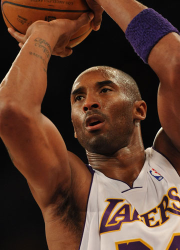 安德烈·莫拉坚称塞梅尼奥“致力于”伯恩茅斯为曼联做准备（安德烈·莫拉强调塞梅尼奥全情投入，伯恩茅斯正备战曼联）