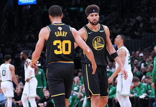 英超-维拉2-1读秒绝杀阿森纳！终结枪手18场不败豪取7连胜（英超：维拉读秒2-1绝杀阿森纳，终结枪手18场不败收获七连胜）