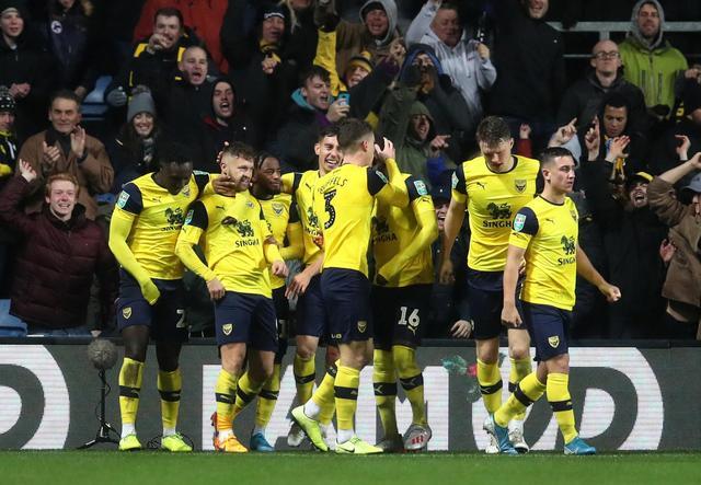 这队进攻端火力全开（这支球队进攻火力爆棚）