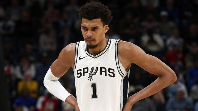 德尚：于帕是最好的后卫之一，他是否续约对法国队都没问题（德尚：于帕是顶级后卫，续约与否都不影响法国队）