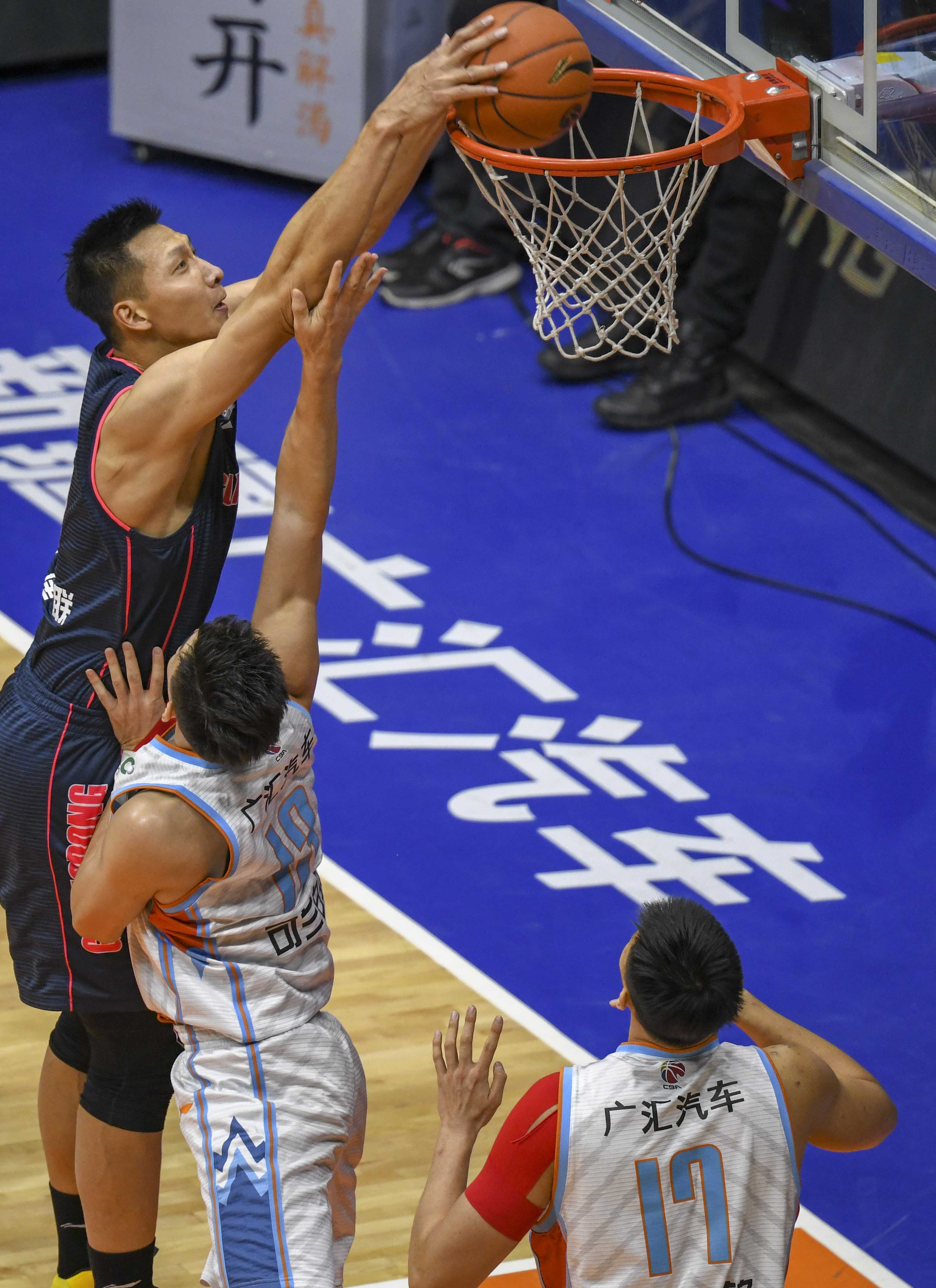 万项：首场比赛给自己打8.5分；开门红的意义相当重大（万项自评首秀8.5分：开门红意义非凡）