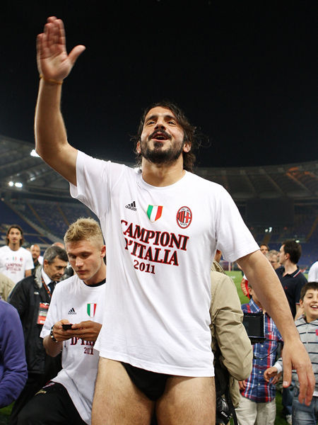 6场比赛狂砍230分！爱德华兹近6场场均命中5记三分（6战轰下230分！爱德华兹近6场场均命中5个三分）