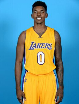 古德温开赛连续3场砍下20+，得分&助攻均为队内最高（古德温开季连砍三场20+，得分与助攻双项领跑全队）