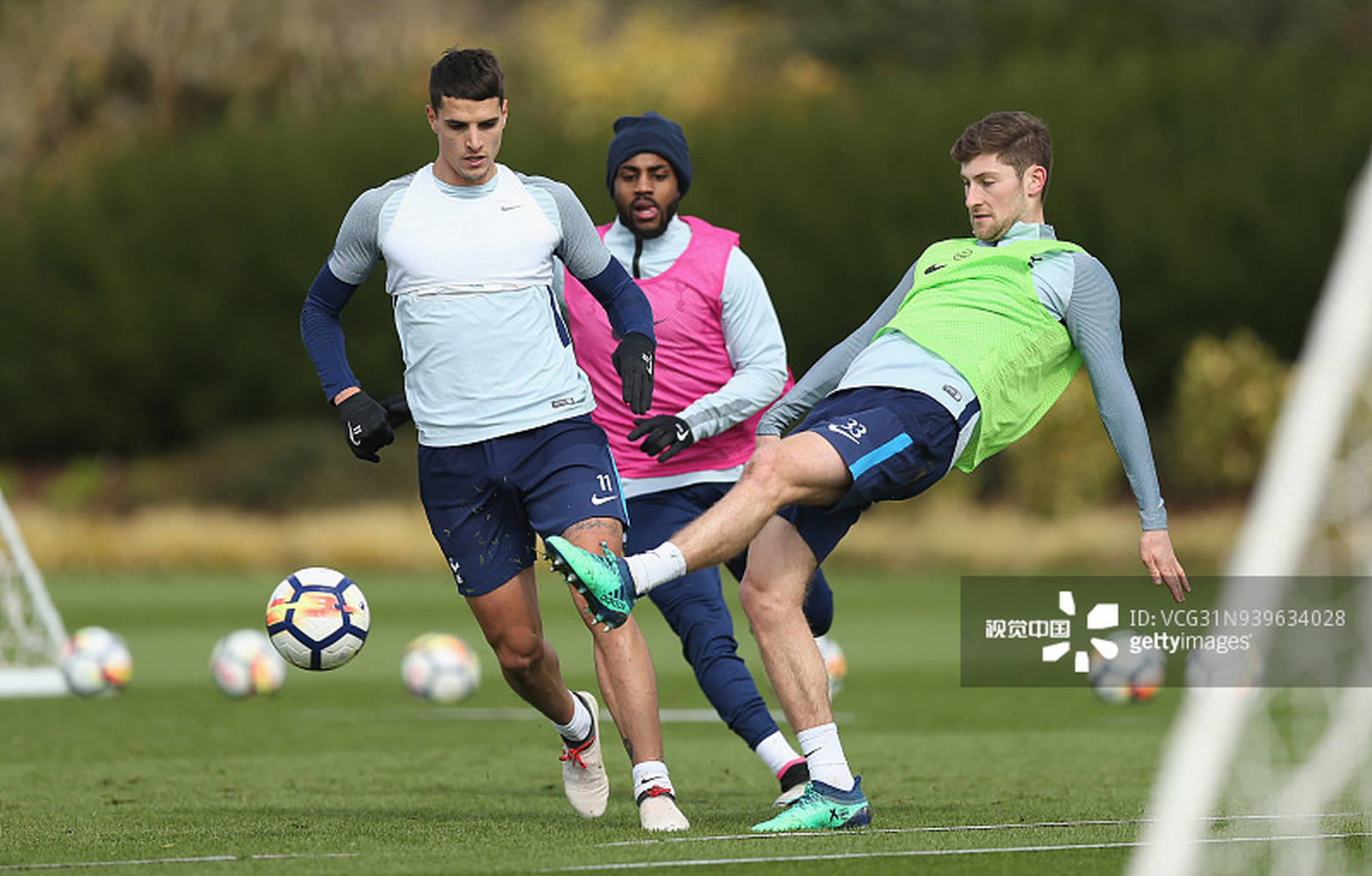 哥伦比亚小将奥罗斯科和曼联梯队训练，年满18岁后正式加盟（哥伦比亚新星奥罗斯科随曼联梯队合练，满18岁后正式签约加盟）