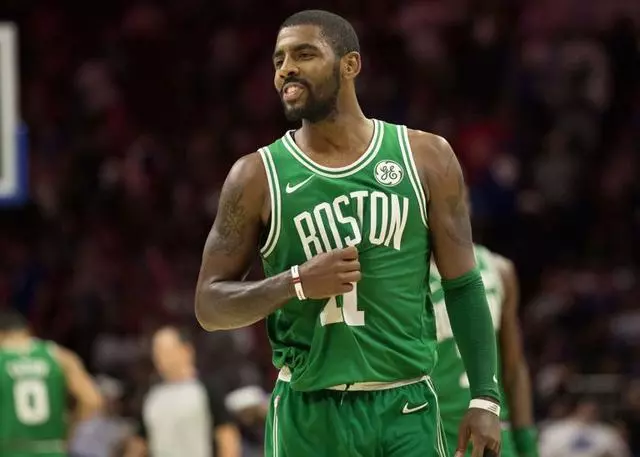 费尔明：巴萨没人因竞争位置产生矛盾，希望明年能拿欧冠和世界杯（费尔明：巴萨位置竞争不生矛盾，期望明年问鼎欧冠与世界杯）