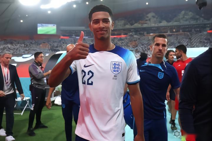 灰熊被逆转！莫兰特21+10犯大错，乐福梦回巅峰，湖人弃将也拉胯（灰熊遭逆转！莫兰特21+10却成争议焦点，乐福重现巅峰，前湖人球员表现低迷）