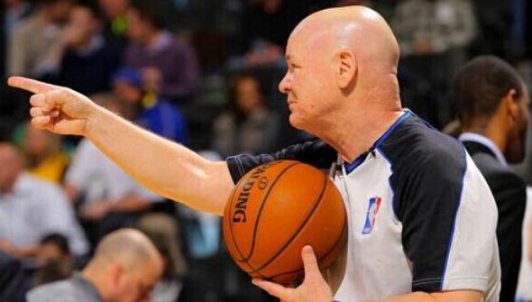 篮球火箭球迷投票支持球队重建计划（火箭队球迷投票赞成球队重建方案）