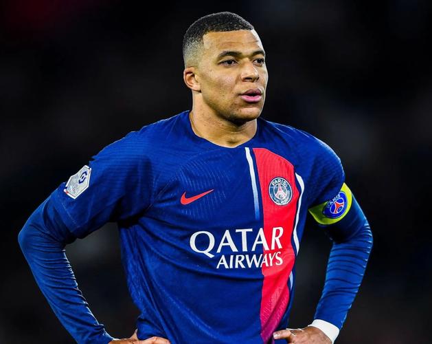 足球国足备战进入冲刺阶段，全队封闭训练（国足冲刺备战打响，球队开启封闭集训）