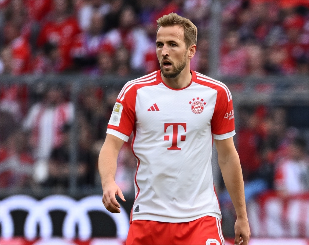 上海申花迎建队32周年纪念日，俱乐部官方发布庆贺海报（上海申花建队32周年，官方发布纪念海报）