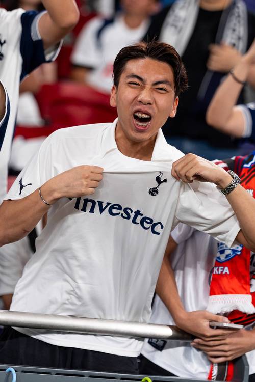 记者：维尼修斯女友在美国涉嫌欠税，可能无法陪他参加世界杯（据记者报道，维尼修斯女友涉在美欠税，或无法陪同出征世界杯）