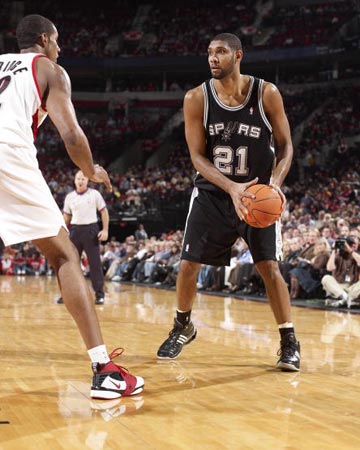 尴尬！外媒对比数据：弗兰克热刺前16轮各项数据均不如澳波（外媒数据对照：弗兰克执教热刺前16轮全面落后澳波）